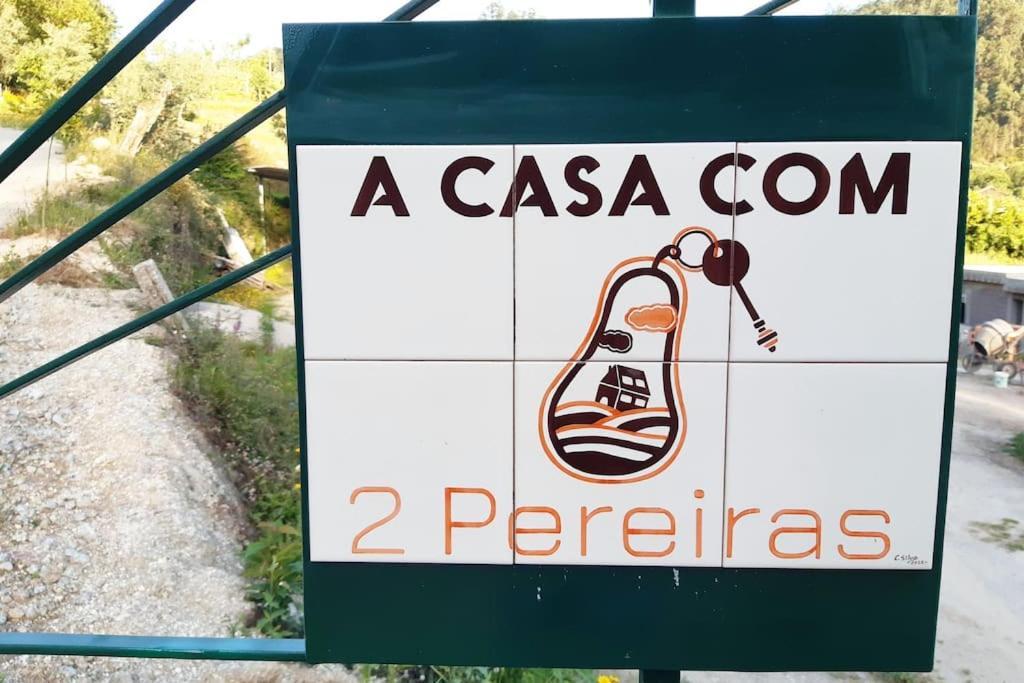 A Casa Com 2 Pereiras Bed & Breakfast Terras de Bouro Exterior photo