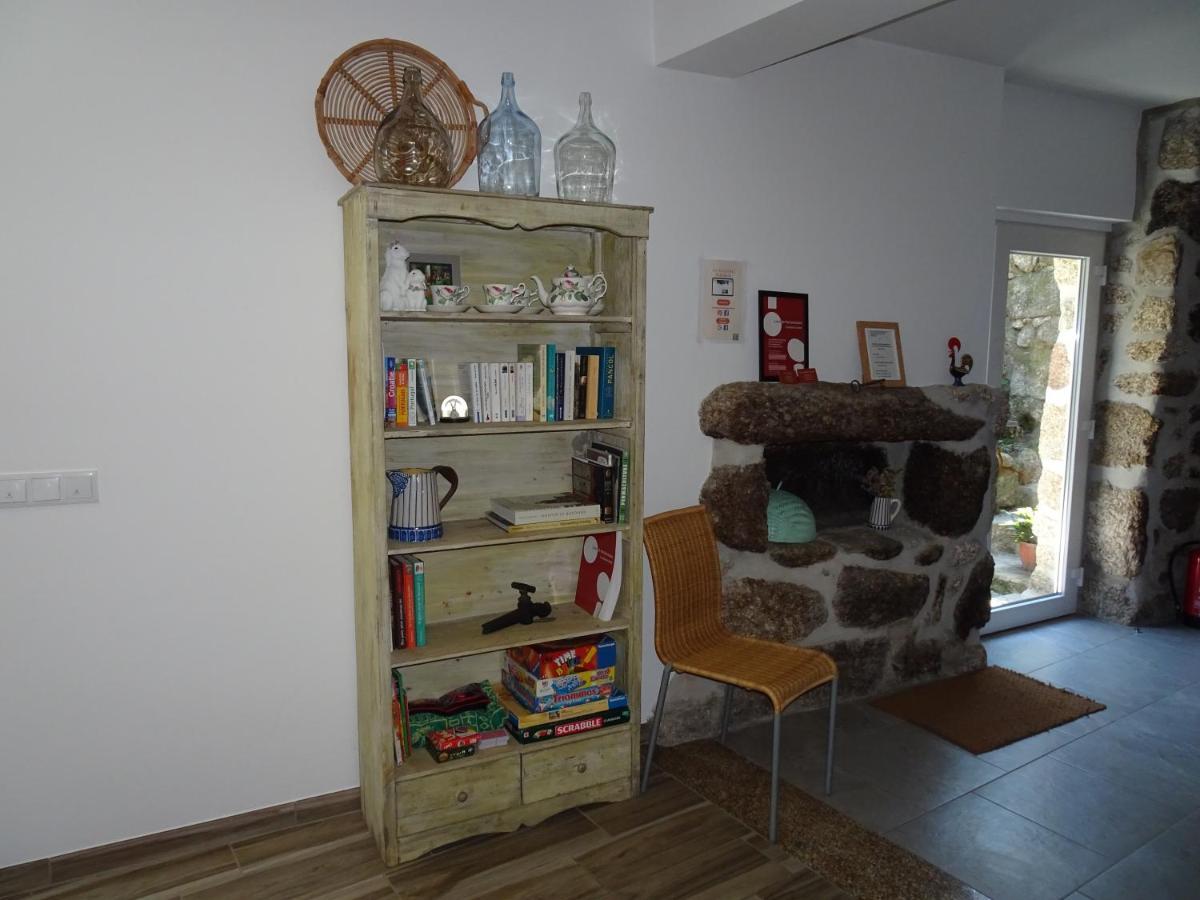 A Casa Com 2 Pereiras Bed & Breakfast Terras de Bouro Exterior photo